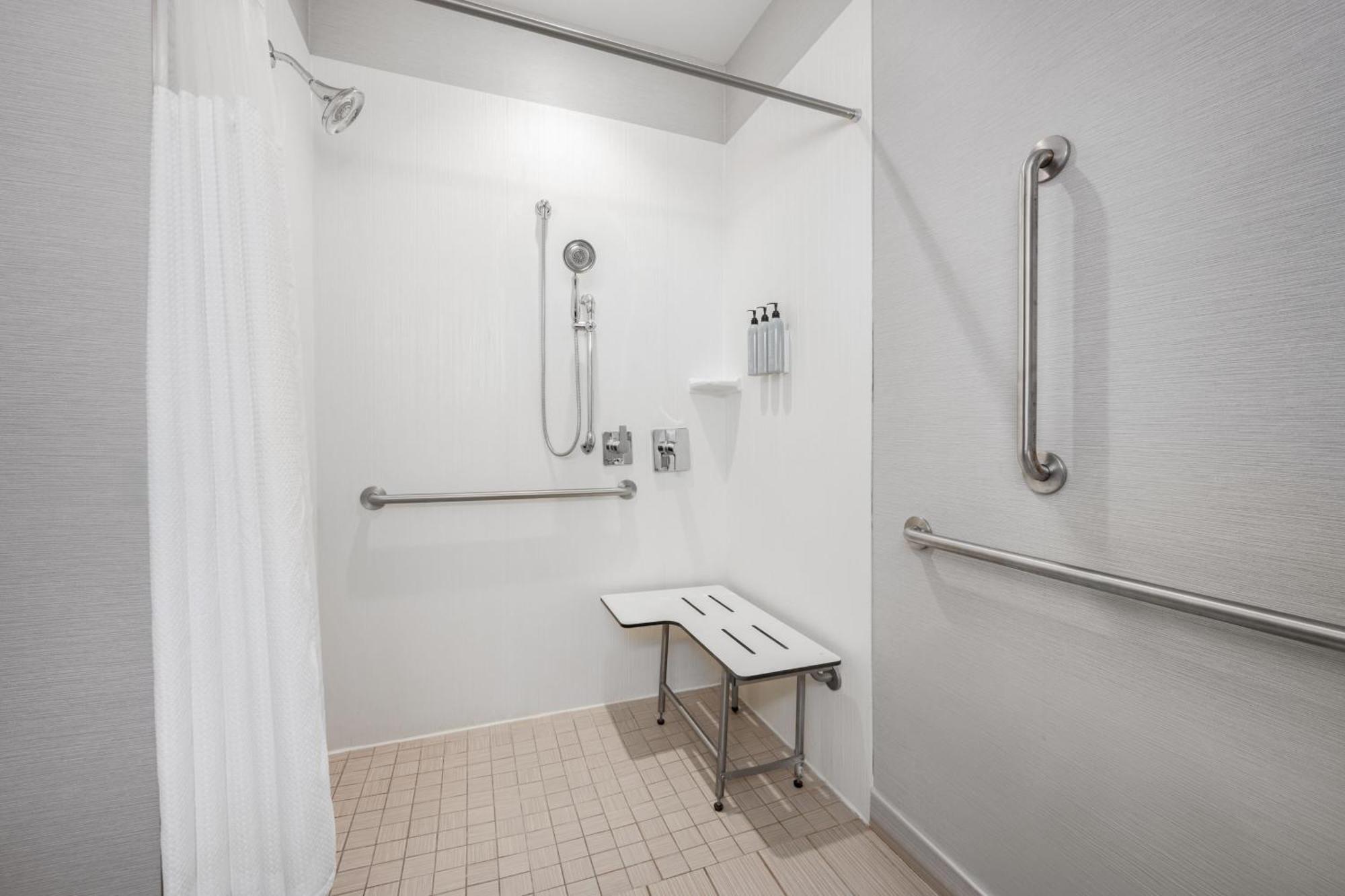 Courtyard By Marriott Auburn Hotel Eksteriør billede